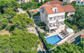 8 Bedroom Gorgeous Home In Okrug Donji